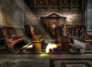 NGOs commemorate the closure of churches with vigil outside the Eritrean Embassy