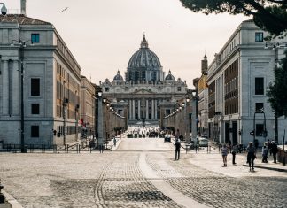 Pope Francis: Be a witness to Christ in your ordinary life